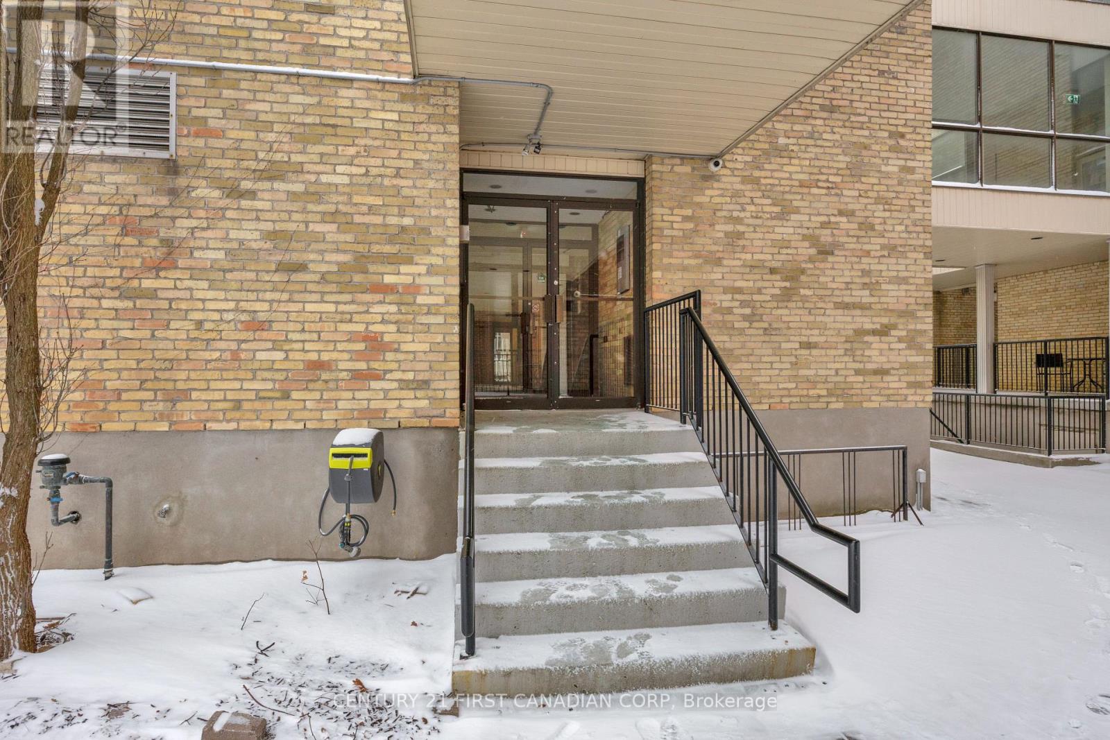 202 - 275 Queens Avenue, London East, Ontario  N6B 1X2 - Photo 3 - X12653842