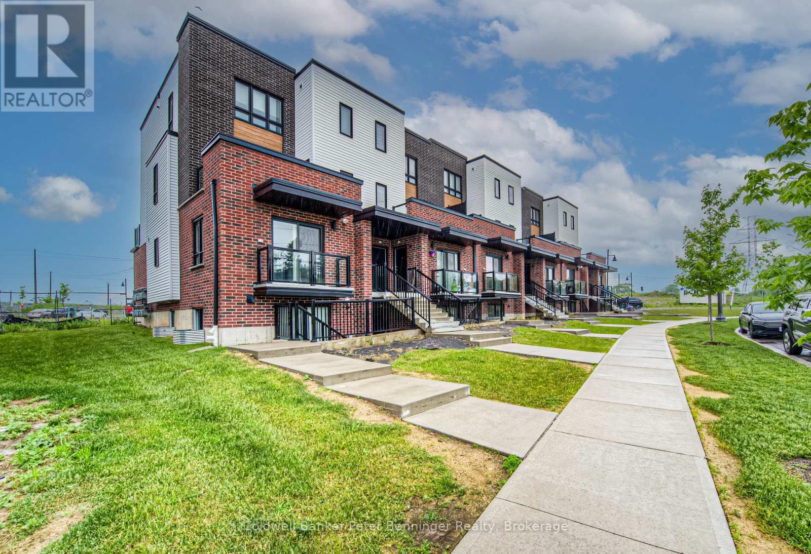 253 Chapel Hill Drive, Kitchener, Ontario  N2R 0S4 - Photo 2 - X12550058