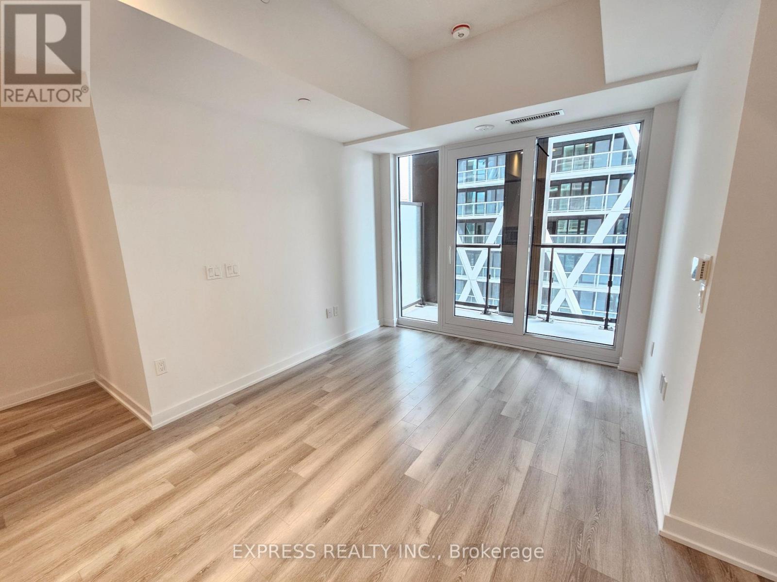 1806 - 238 Simcoe Street, Toronto, Ontario  M5T 0E2 - Photo 4 - C12653862