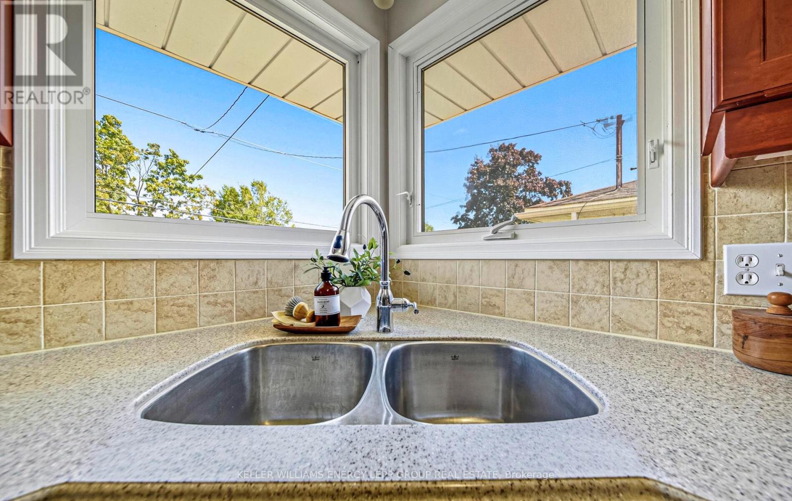 564 Central Park Boulevard N, Oshawa, Ontario  L1G 6A4 - Photo 16 - E12640208