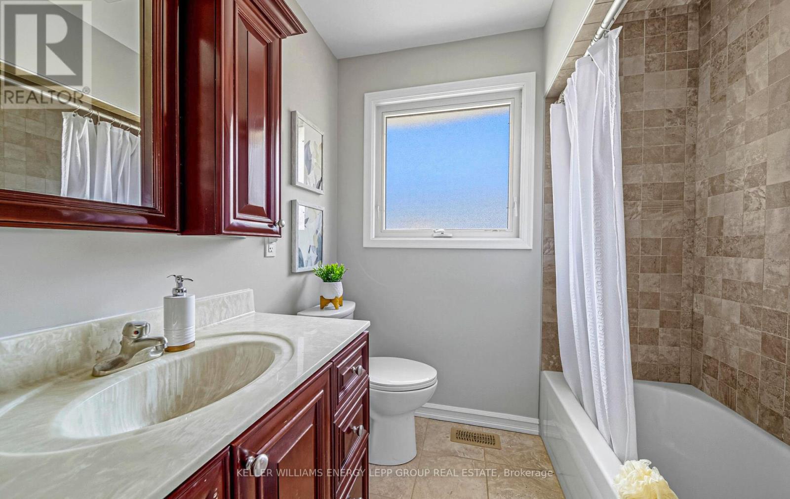 564 Central Park Boulevard N, Oshawa, Ontario  L1G 6A4 - Photo 19 - E12640208