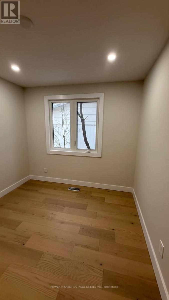 A - 1052 Cadboro Road, Ottawa, Ontario  K1J 8E1 - Photo 11 - X12647086