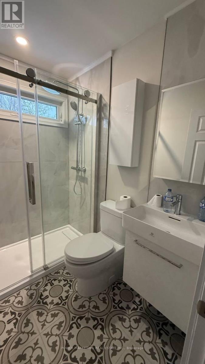 A - 1052 Cadboro Road, Ottawa, Ontario  K1J 8E1 - Photo 5 - X12647086