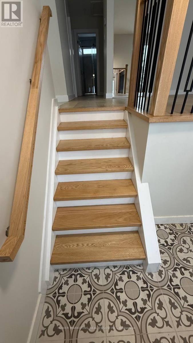 A - 1052 Cadboro Road, Ottawa, Ontario  K1J 8E1 - Photo 2 - X12647086