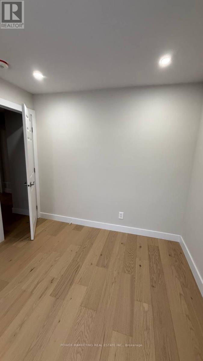 A - 1052 Cadboro Road, Ottawa, Ontario  K1J 8E1 - Photo 6 - X12647086