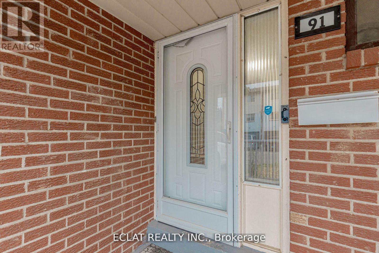 91 - 91 Baronwood Court, Brampton, Ontario L6V 3H7 - Photo 4 - W12653848