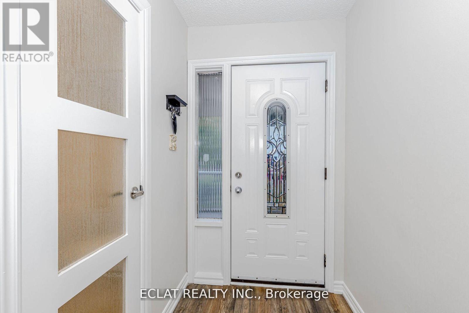 91 - 91 Baronwood Court, Brampton, Ontario L6V 3H7 - Photo 5 - W12653848