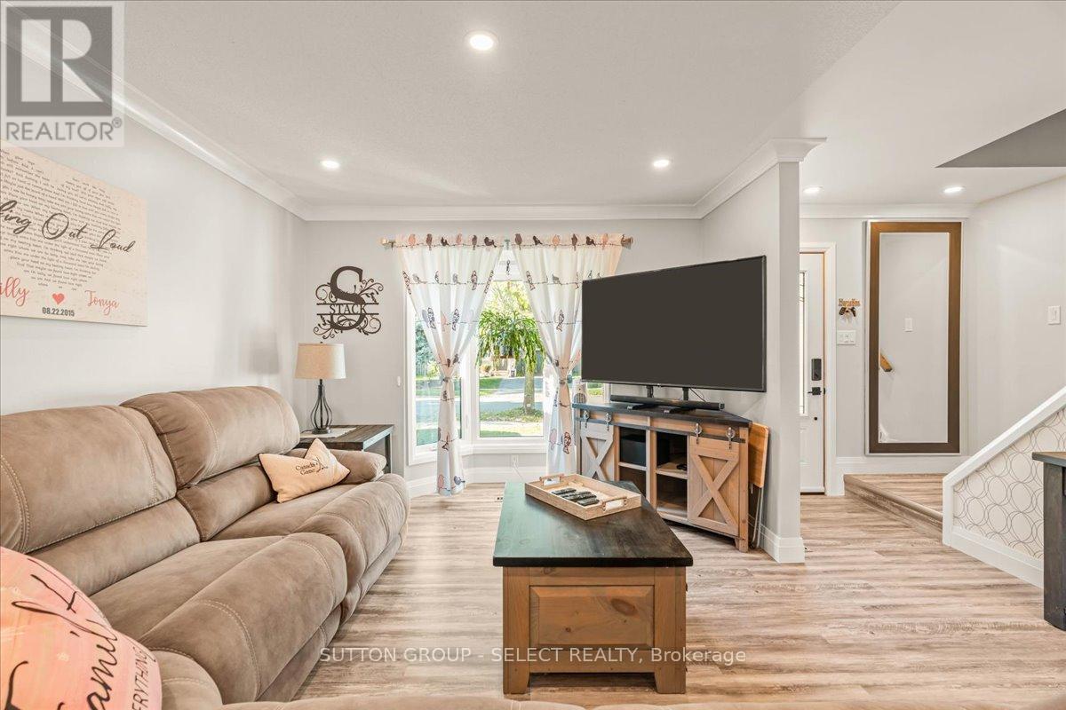 169 Saddy Avenue, London East, Ontario  N5V 4N1 - Photo 6 - X12653900