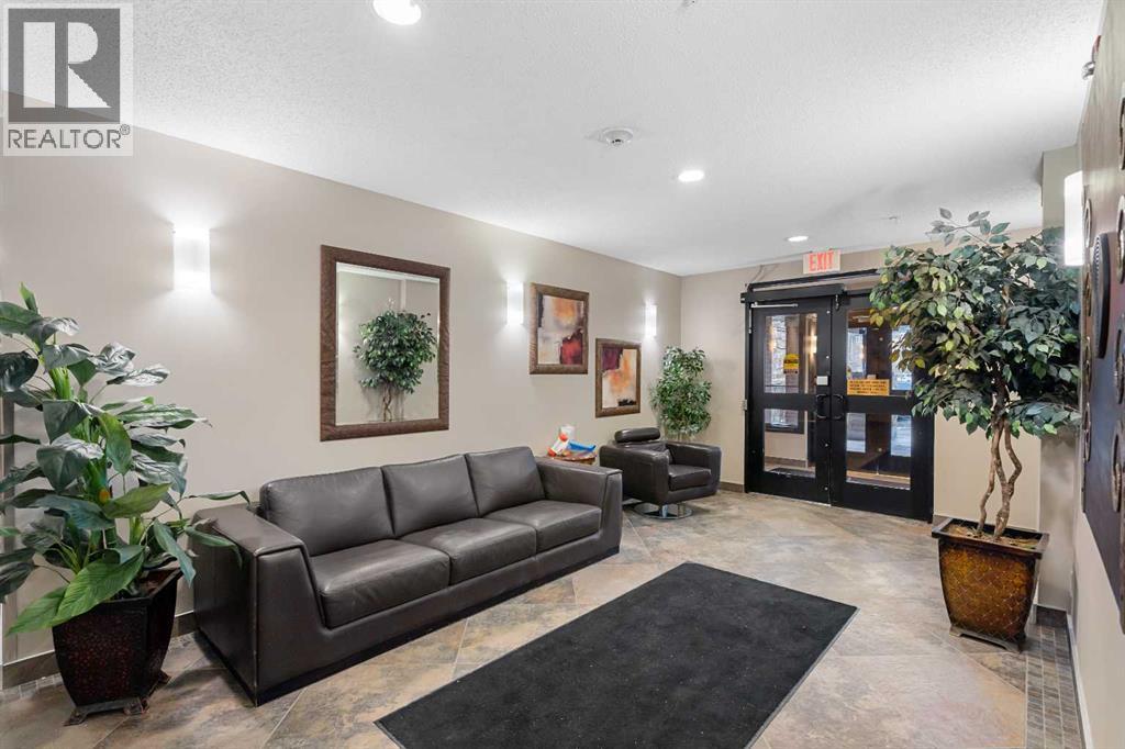 402, 1321 Kensington Close Nw, Calgary, Alberta  T2X 3J9 - Photo 3 - A2276108