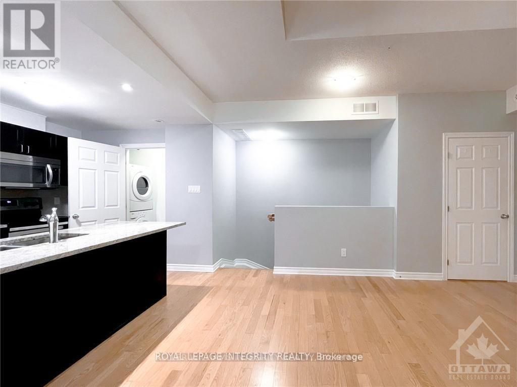 J - 103 Fraser Fields Way, Ottawa, Ontario K2J 5V1 - Photo 4 - X12653868