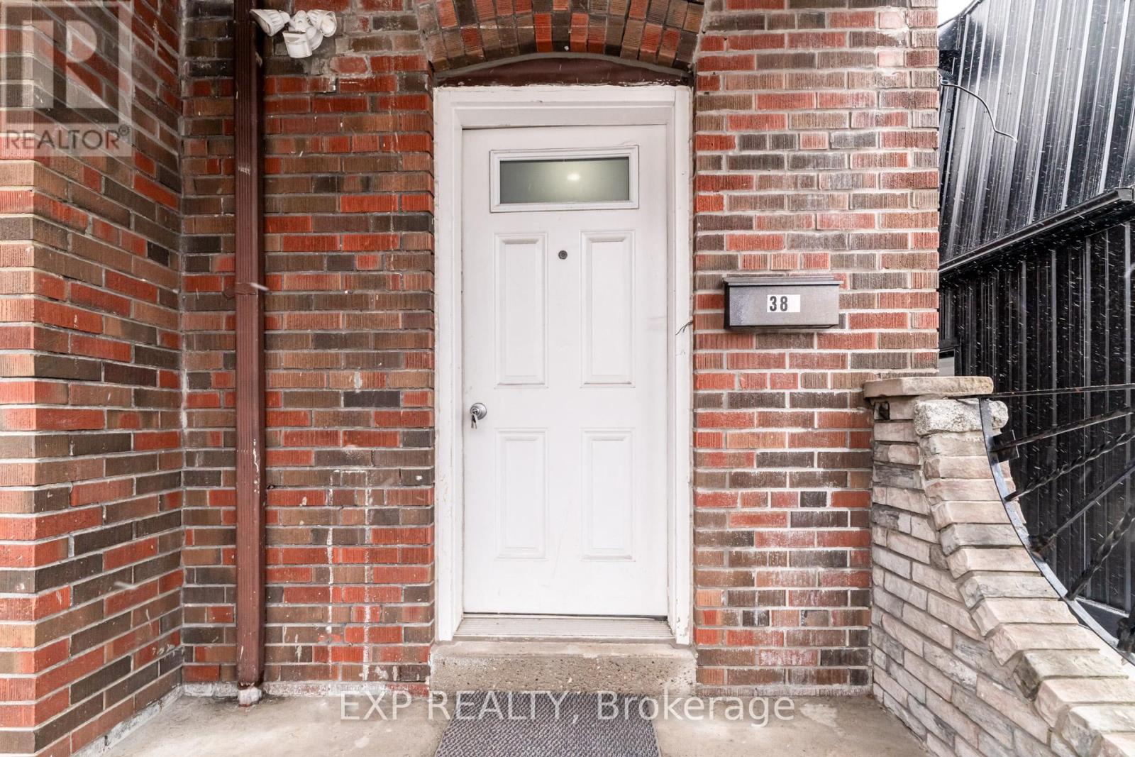 Main - 384 Oakwood Avenue, Toronto, Ontario  M6E 2W3 - Photo 2 - C12653864