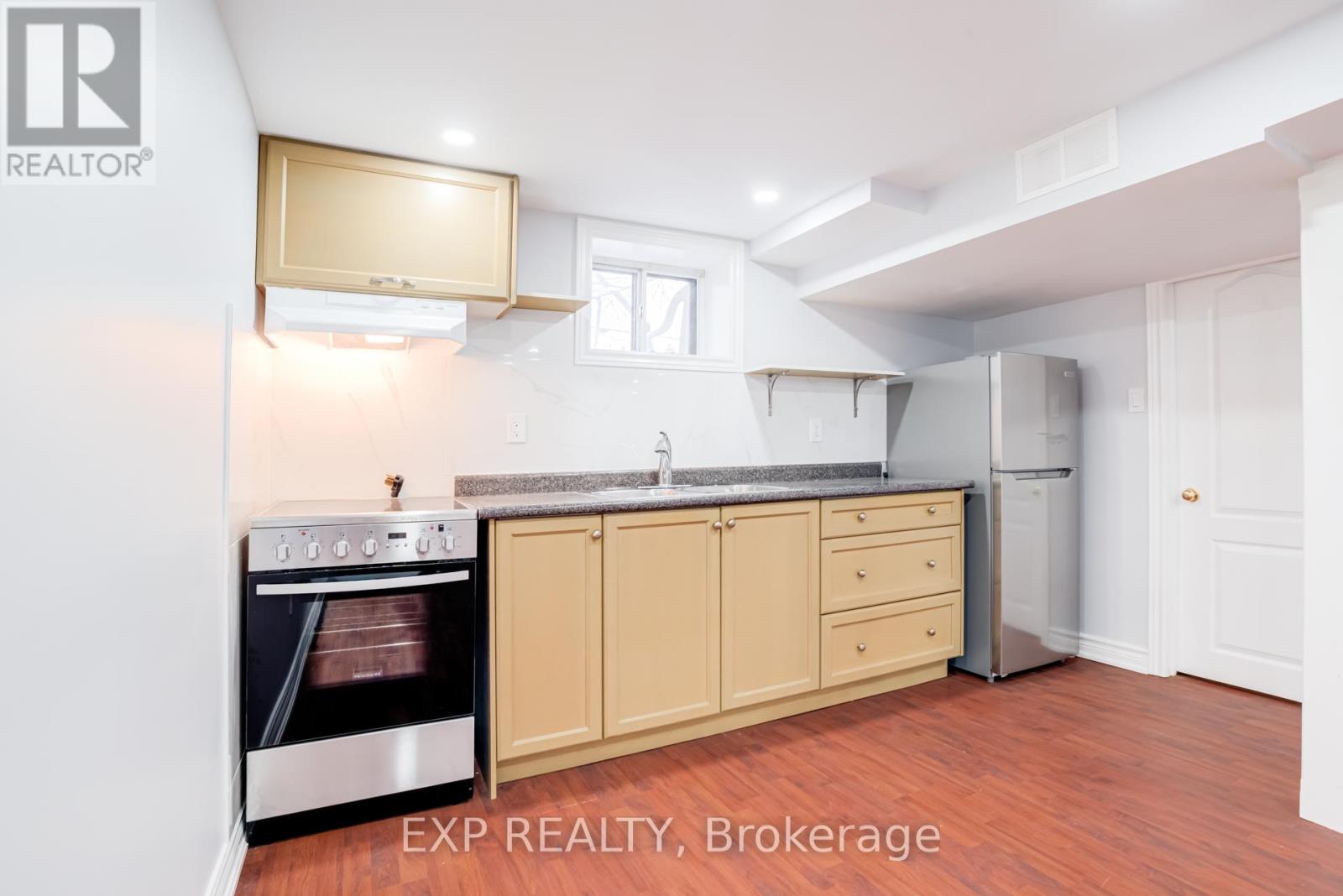 Lower - 384 Oakwood Avenue, Toronto, Ontario  M6E 2W3 - Photo 5 - C12653870