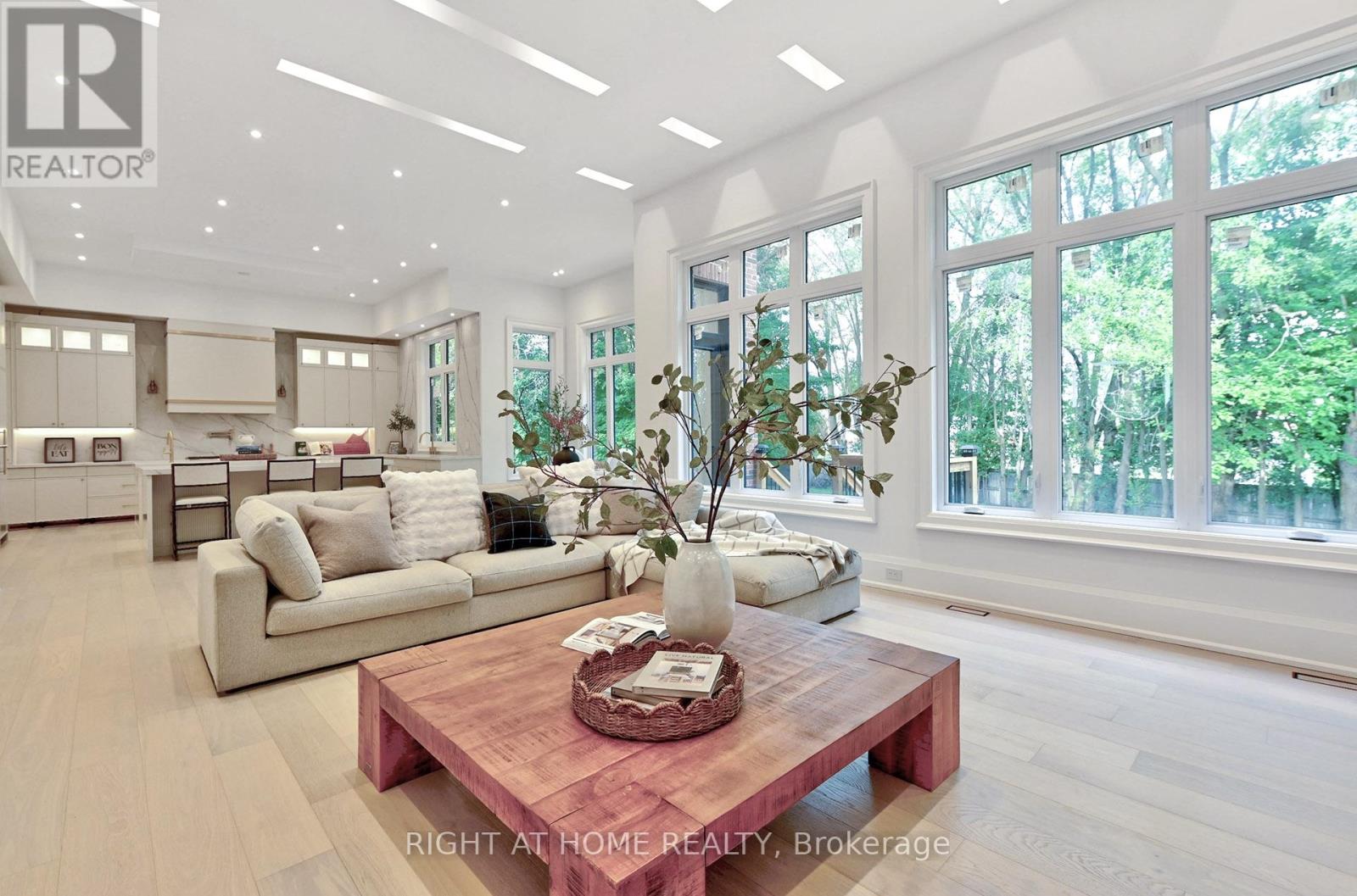 27 Hurlingham Crescent, Toronto, Ontario  M3B 2P9 - Photo 14 - C12653884