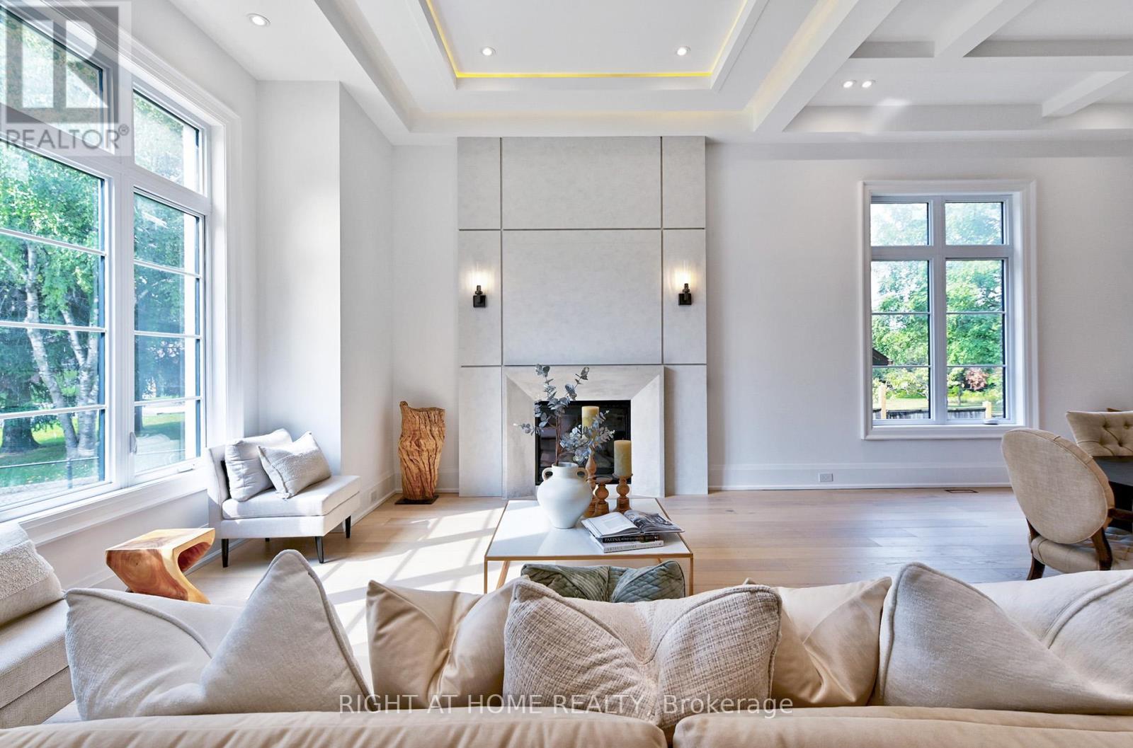 27 Hurlingham Crescent, Toronto, Ontario  M3B 2P9 - Photo 4 - C12653884