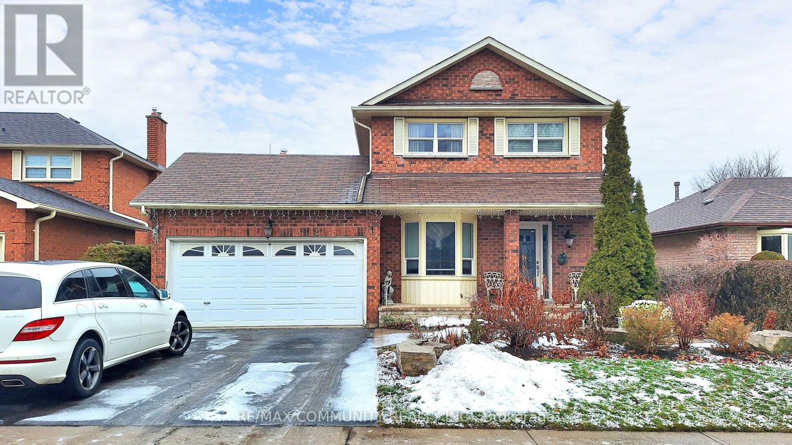 Bsmt - 12 Hialeah Crescent, Whitby, Ontario  L1N 6R1 - Photo 2 - E12653904