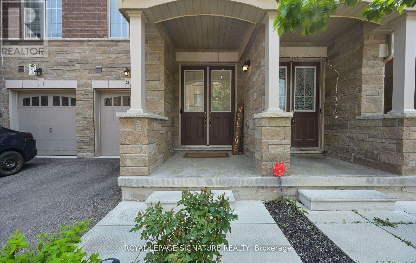 31 Faye Street, Brampton, Ontario  L6P 4M9 - Photo 2 - W12653882