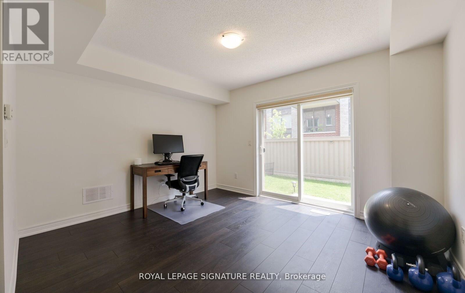 31 Faye Street, Brampton, Ontario  L6P 4M9 - Photo 4 - W12653882