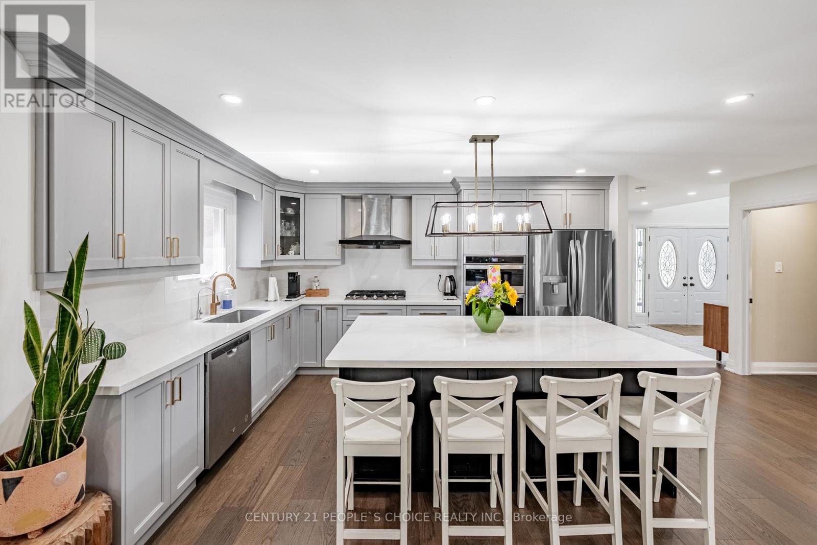 4631 Dunedin Crescent, Mississauga, Ontario  L5R 1M3 - Photo 4 - W12653892