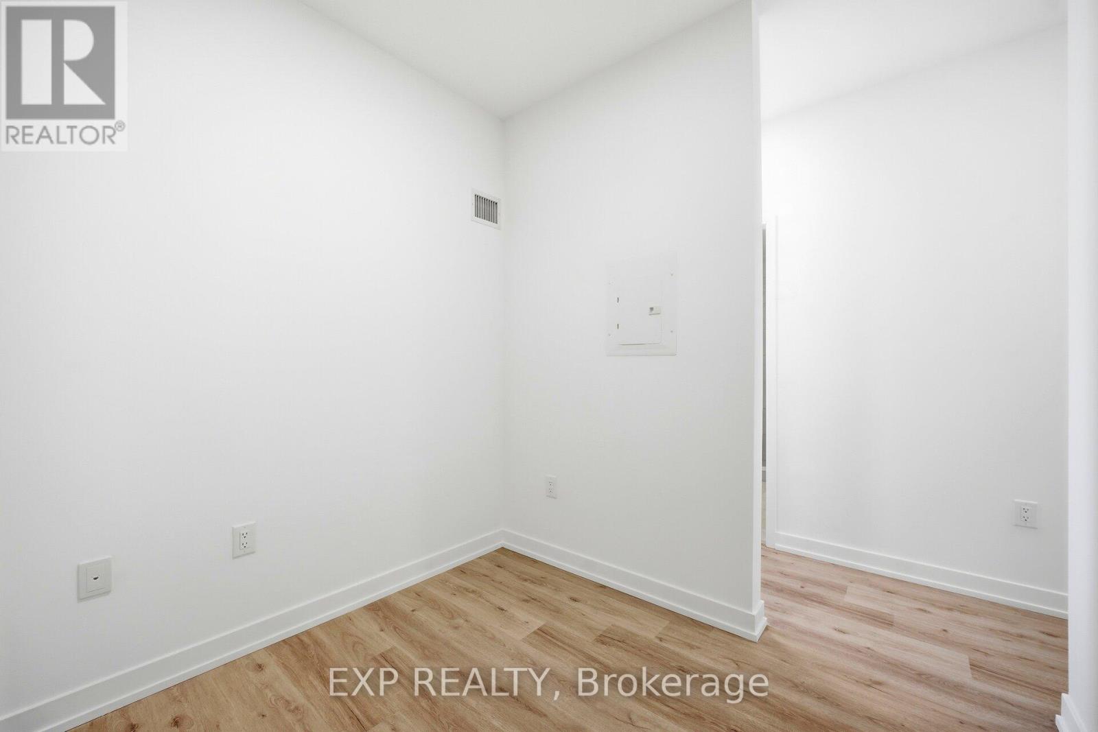 3802 - 395 Square One Drive, Mississauga, Ontario  L5B 0P6 - Photo 16 - W12653906