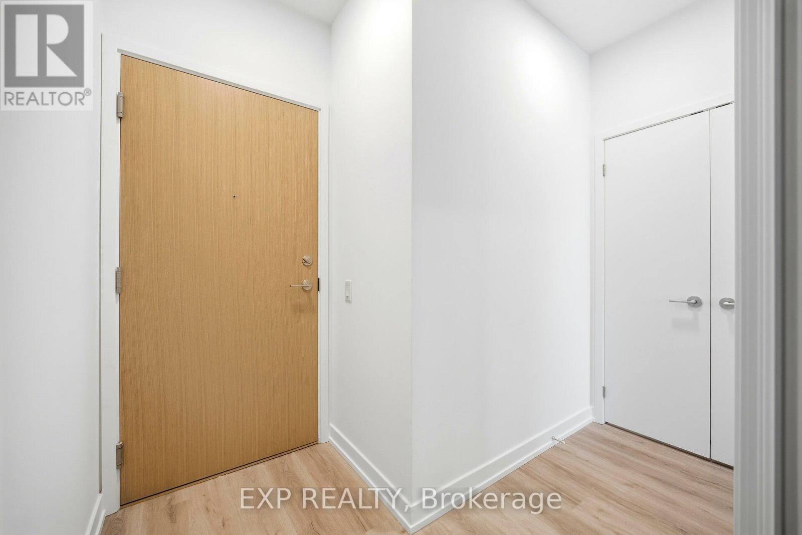 3802 - 395 Square One Drive, Mississauga, Ontario  L5B 0P6 - Photo 18 - W12653906