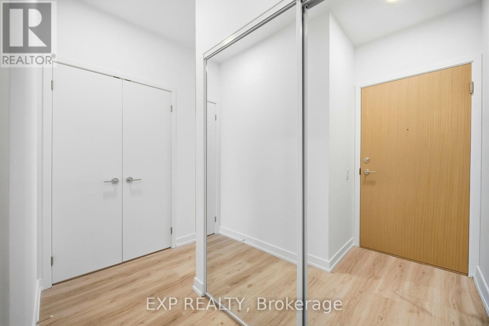 3802 - 395 Square One Drive, Mississauga, Ontario  L5B 0P6 - Photo 19 - W12653906