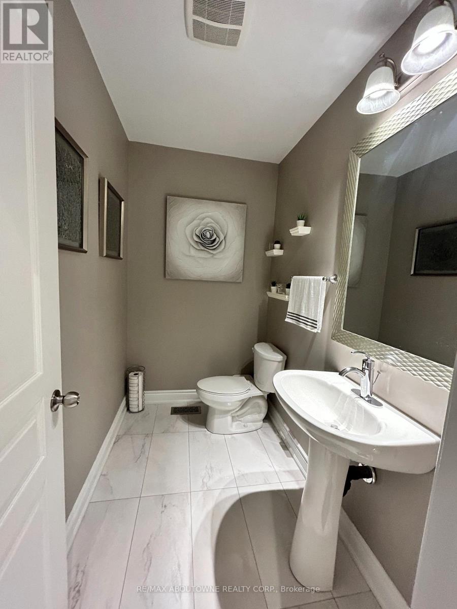 371 Hincks Drive, Milton, Ontario  L9T 8T9 - Photo 15 - W12653910