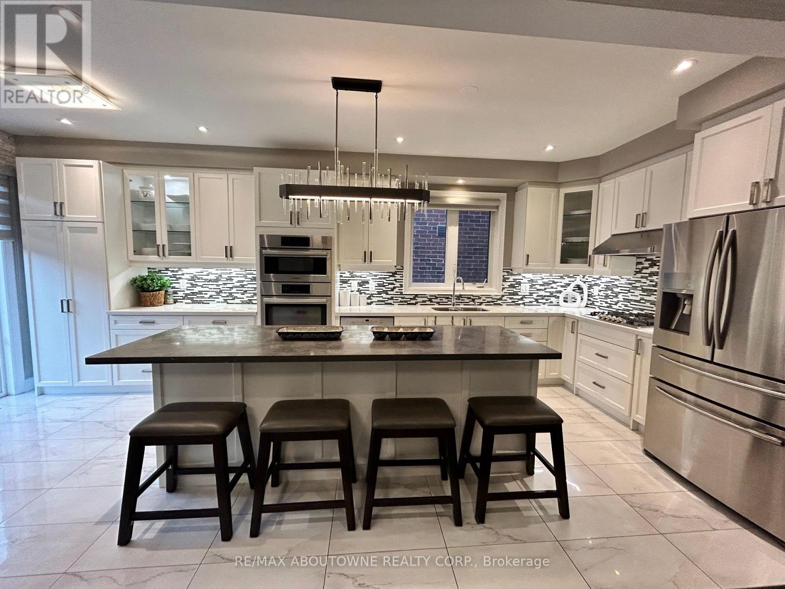 371 Hincks Drive, Milton, Ontario  L9T 8T9 - Photo 17 - W12653910