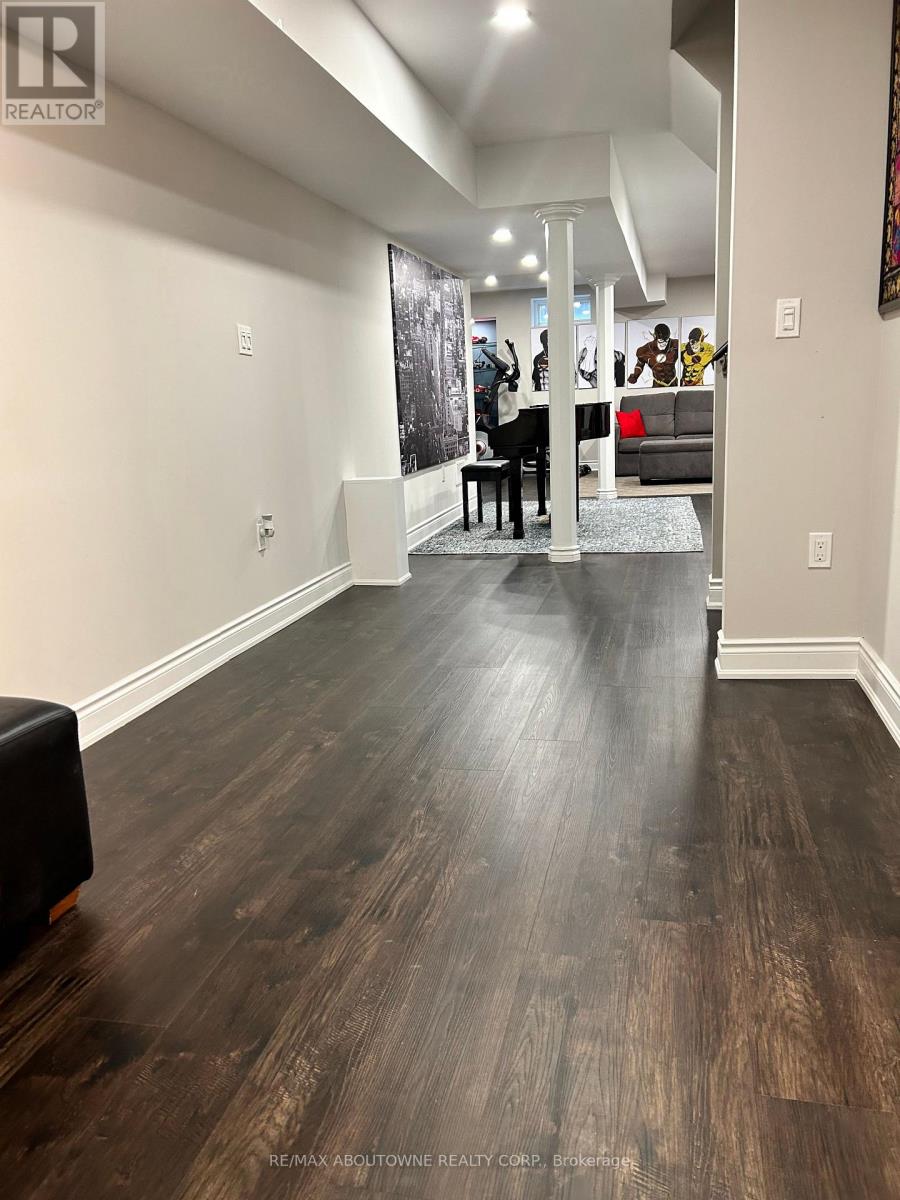 371 Hincks Drive, Milton, Ontario  L9T 8T9 - Photo 3 - W12653910