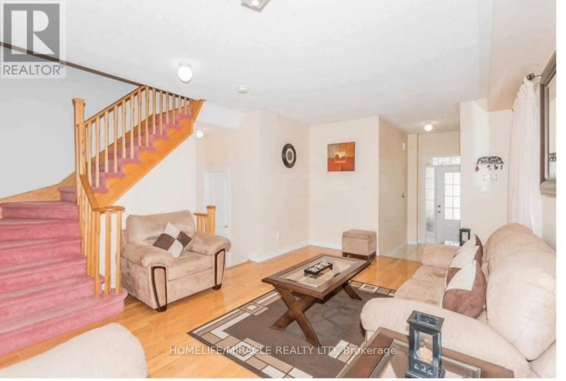 21 Palm Tree Road, Brampton, Ontario  L6V 4N9 - Photo 11 - W12653912