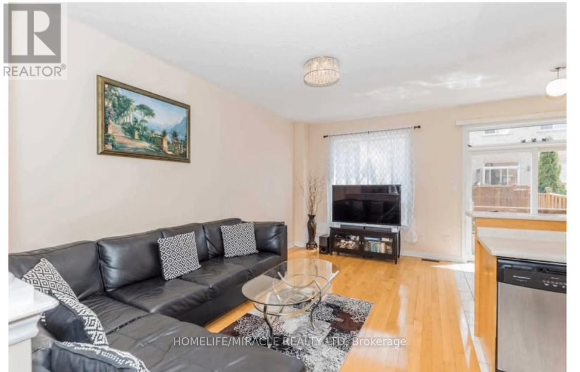 21 Palm Tree Road, Brampton, Ontario  L6V 4N9 - Photo 5 - W12653912