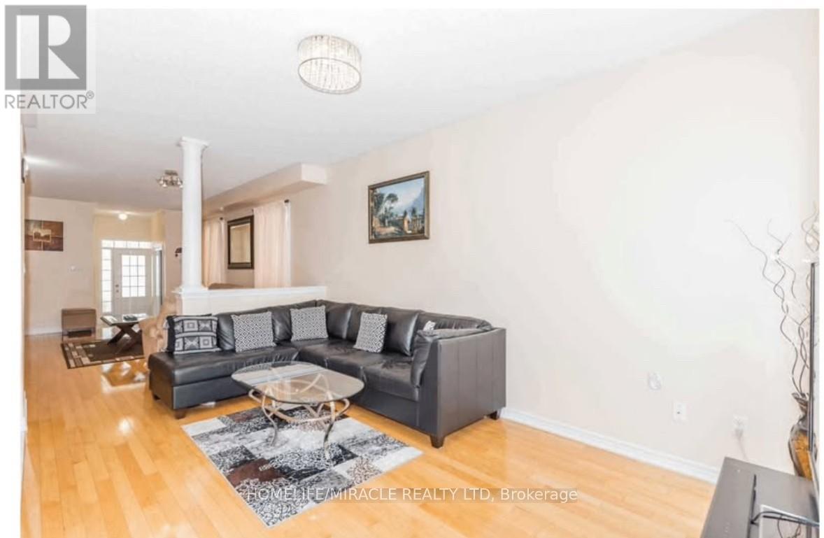 21 Palm Tree Road, Brampton, Ontario  L6V 4N9 - Photo 6 - W12653912