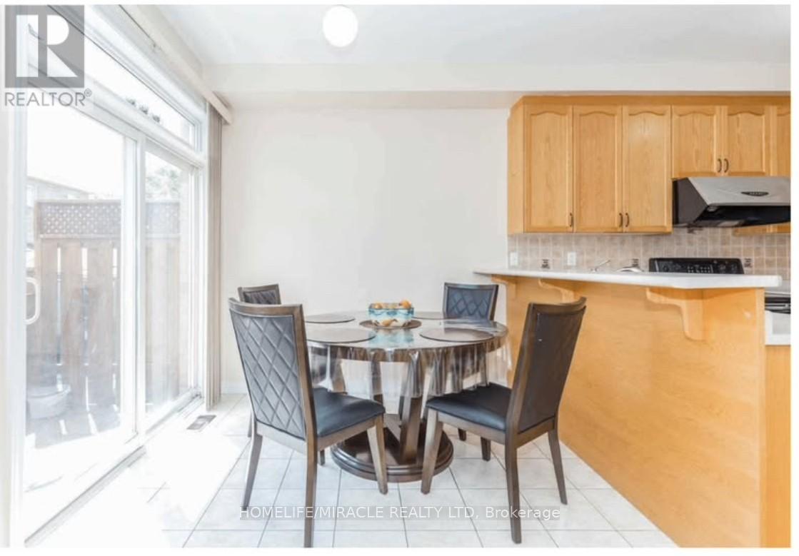 21 Palm Tree Road, Brampton, Ontario  L6V 4N9 - Photo 8 - W12653912