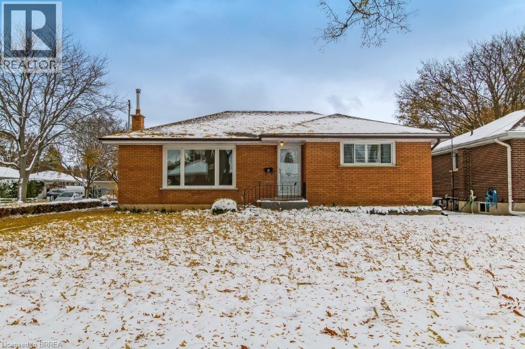 8 WADDINGTON Street, Brantford, Ontario