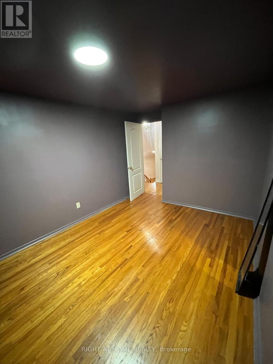 24 Dean Street, Brampton, Ontario  L6W 1M6 - Photo 14 - W12503016