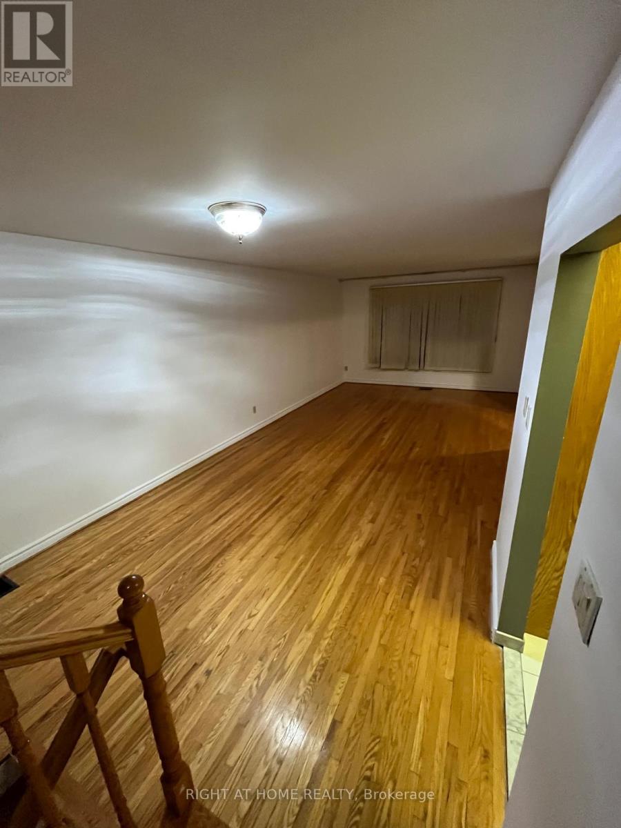 24 Dean Street, Brampton, Ontario  L6W 1M6 - Photo 9 - W12503016