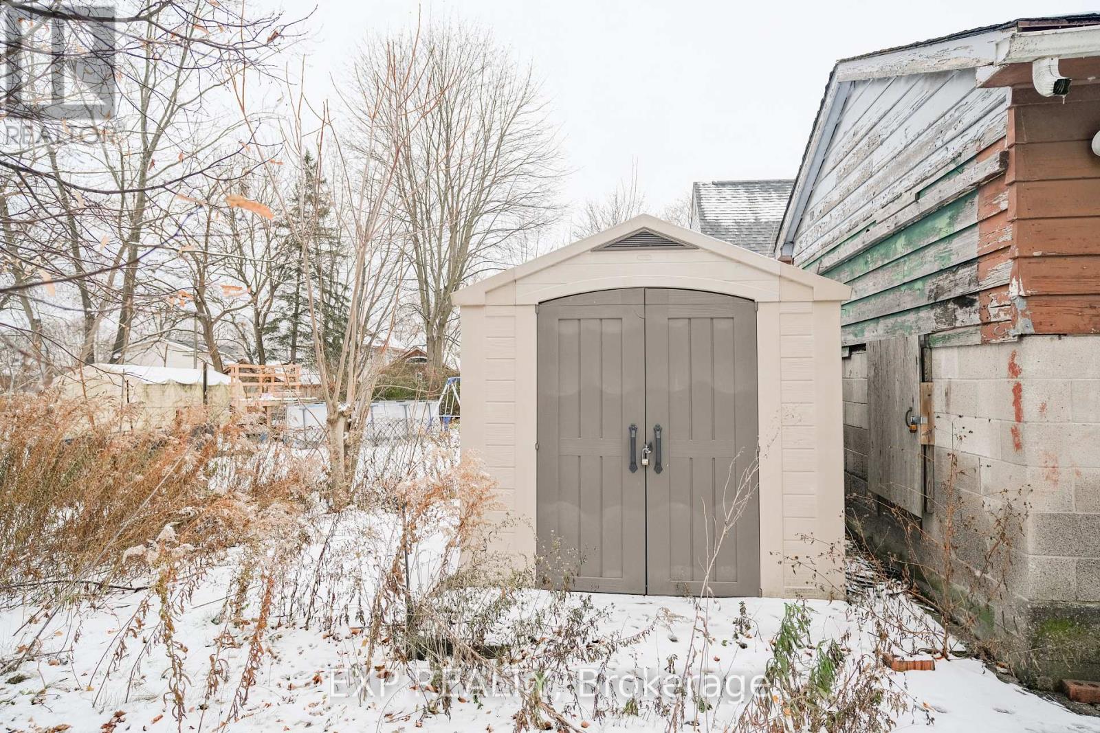 Upper - 6156 Barker Street, Niagara Falls, Ontario  L2G 1Y4 - Photo 12 - X12600852