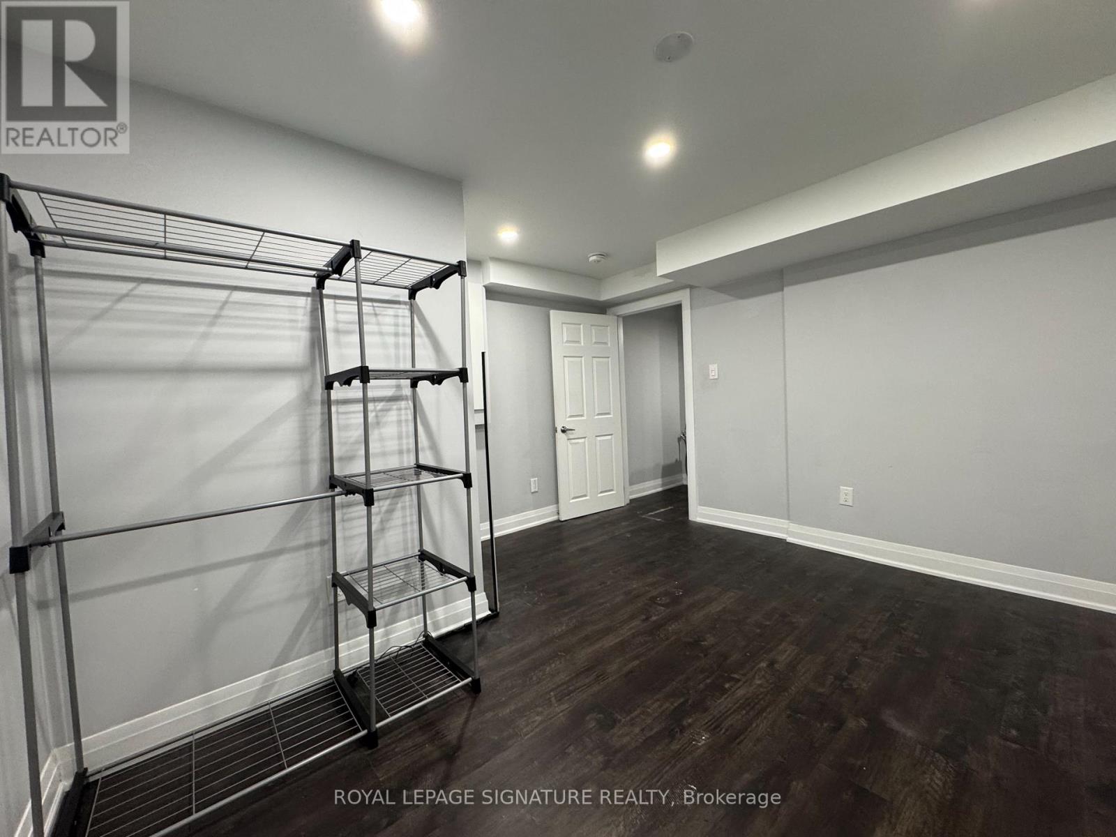 Bsmt - 731 Bennett Boulevard, Milton, Ontario  L9T 6H6 - Photo 10 - W12627998