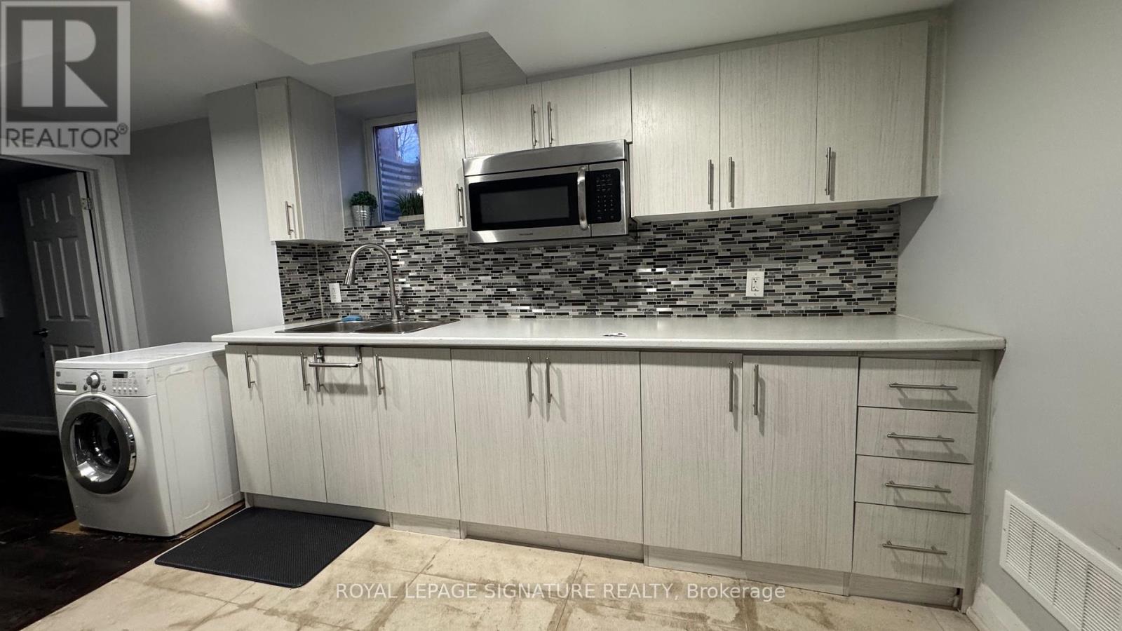 Bsmt - 731 Bennett Boulevard, Milton, Ontario  L9T 6H6 - Photo 2 - W12627998