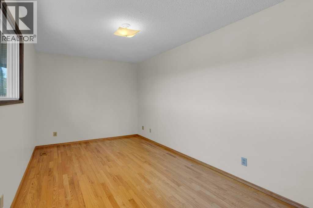 88 Bermondsey Crescent Nw, Calgary, Alberta  T3K 1W2 - Photo 16 - A2264269