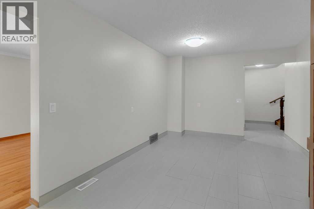 88 Bermondsey Crescent Nw, Calgary, Alberta  T3K 1W2 - Photo 10 - A2264269