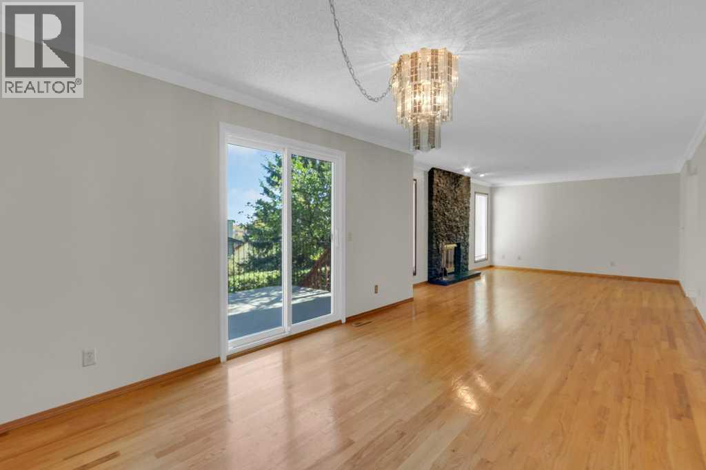 88 Bermondsey Crescent Nw, Calgary, Alberta  T3K 1W2 - Photo 6 - A2264269