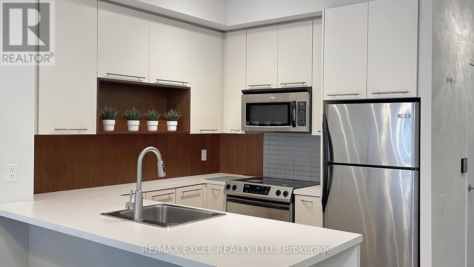 1906 - 21 Carlton Street, Toronto, Ontario  M5B 1L3 - Photo 3 - C12653946