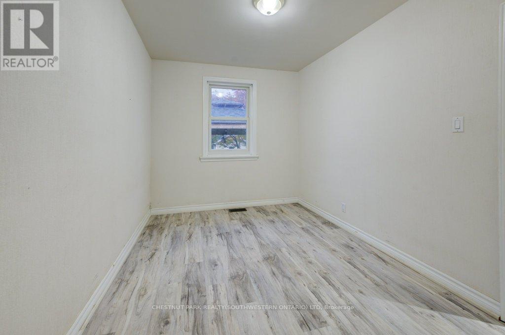 446 Kingsleigh Court, Milton, Ontario  L9T 1X8 - Photo 17 - W12653952