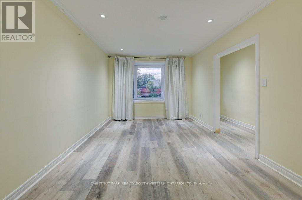 446 Kingsleigh Court, Milton, Ontario  L9T 1X8 - Photo 7 - W12653952