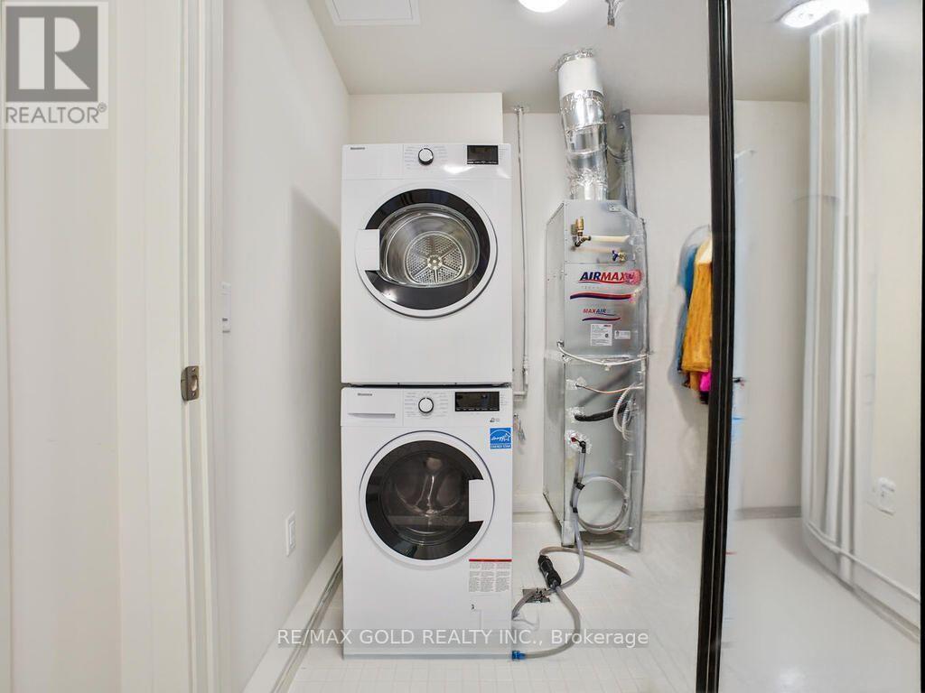 58 Sky Harbour Drive, Brampton, Ontario  L6Y 6J1 - Photo 8 - W12653958