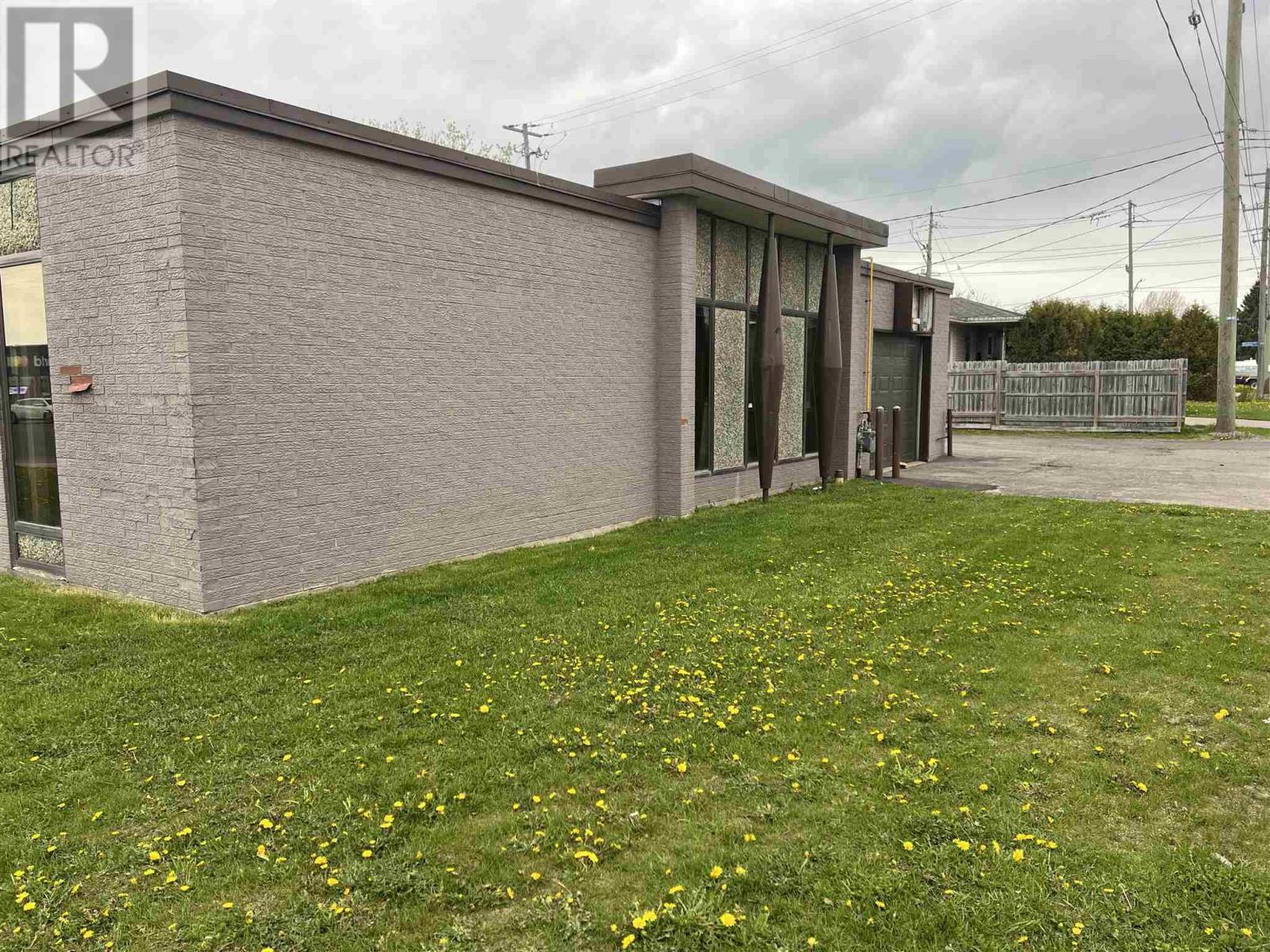 85 Great Northern Rd, Sault Ste Marie, Ontario  P6B 4Y8 - Photo 3 - SM252267