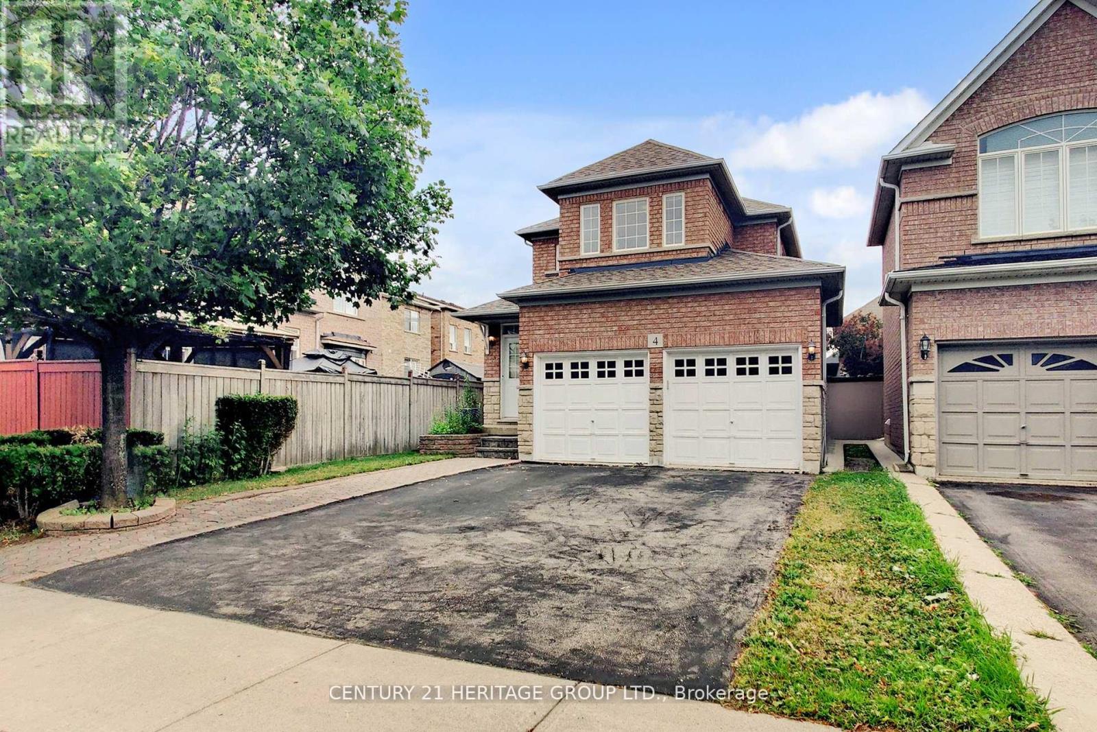 4 Sunnyvale Gate, Brampton, Ontario  L6S 6J3 - Photo 2 - W12387147