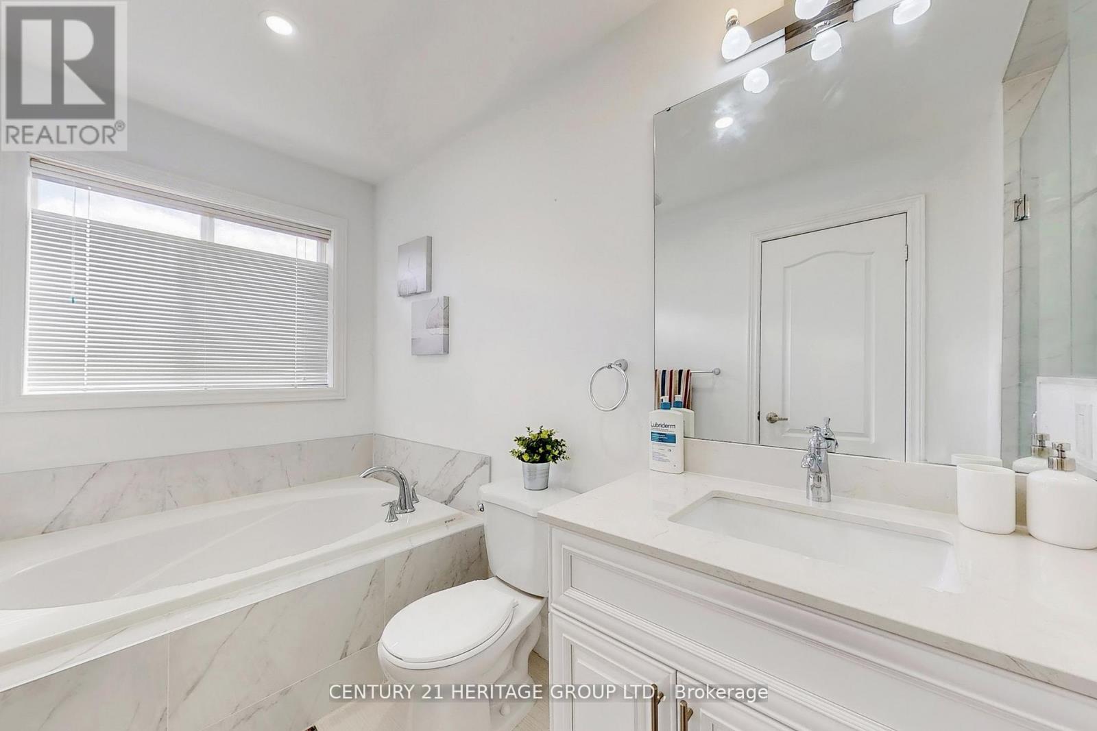 4 Sunnyvale Gate, Brampton, Ontario  L6S 6J3 - Photo 17 - W12387147