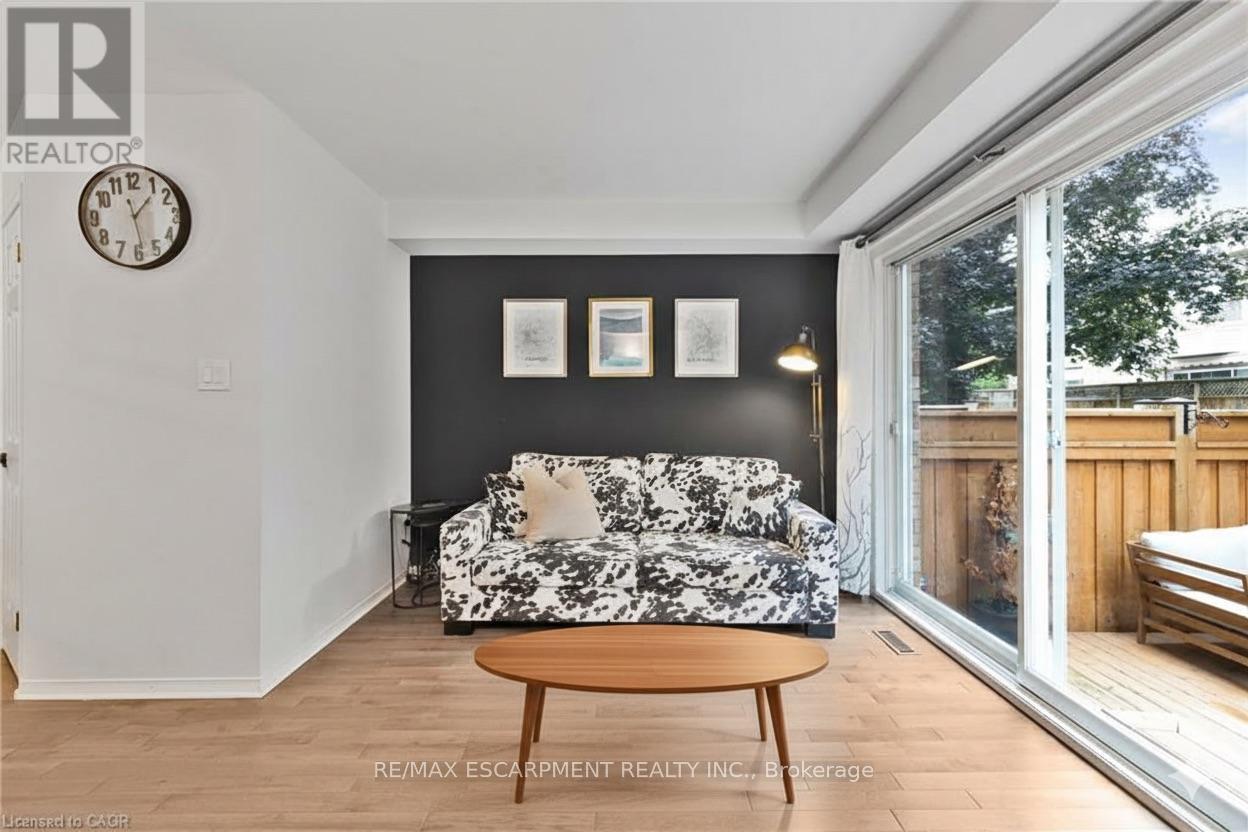 5 - 2015 Cleaver Avenue, Burlington, Ontario  L7M 4J7 - Photo 11 - W12467053