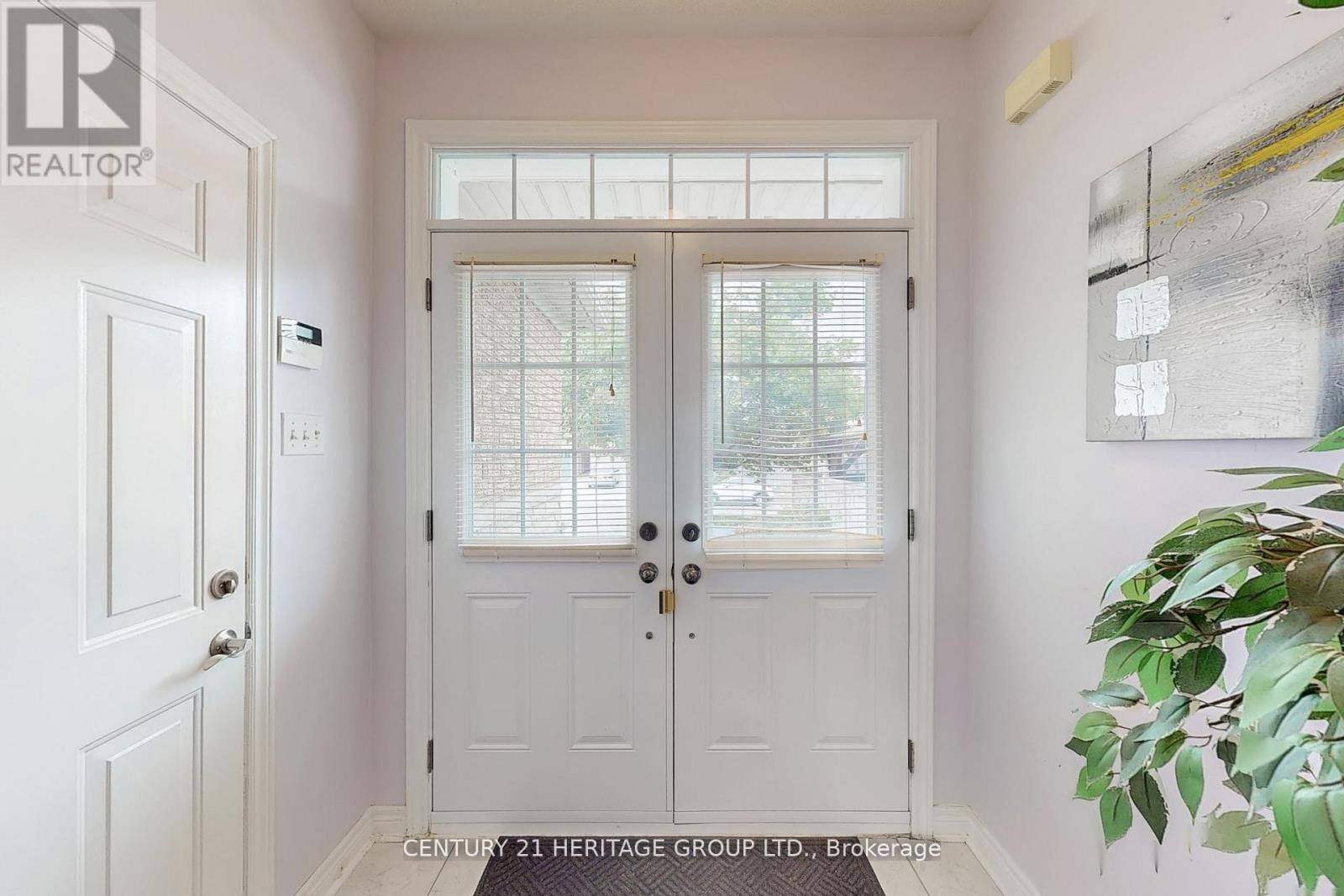 4 Sunnyvale Gate, Brampton, Ontario  L6S 6J3 - Photo 4 - W12387147